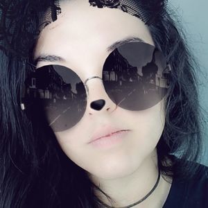 Meet your Posher, Ashley